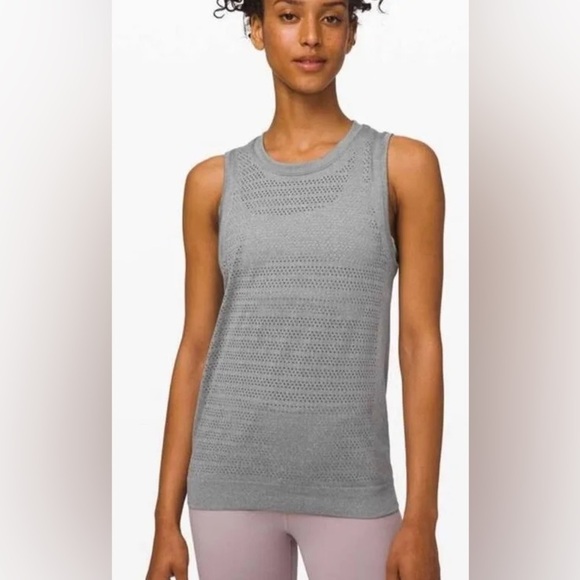 Lululemon Breeze By Muscle Tank Size Small EUC - Picture 1 of 4
